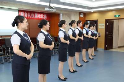 儀展風采 禮潤窗口——揚州市住房公積金系統(tǒng)成功舉辦首屆窗口標準化服務禮儀展示比賽